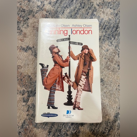 Mary Kate and Ashley VHS - Picture 1 of 4